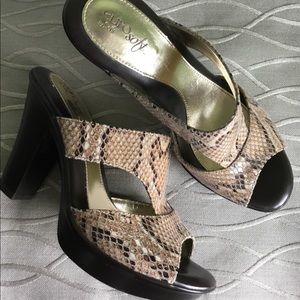 Beautiful Snake Skin Like Heels